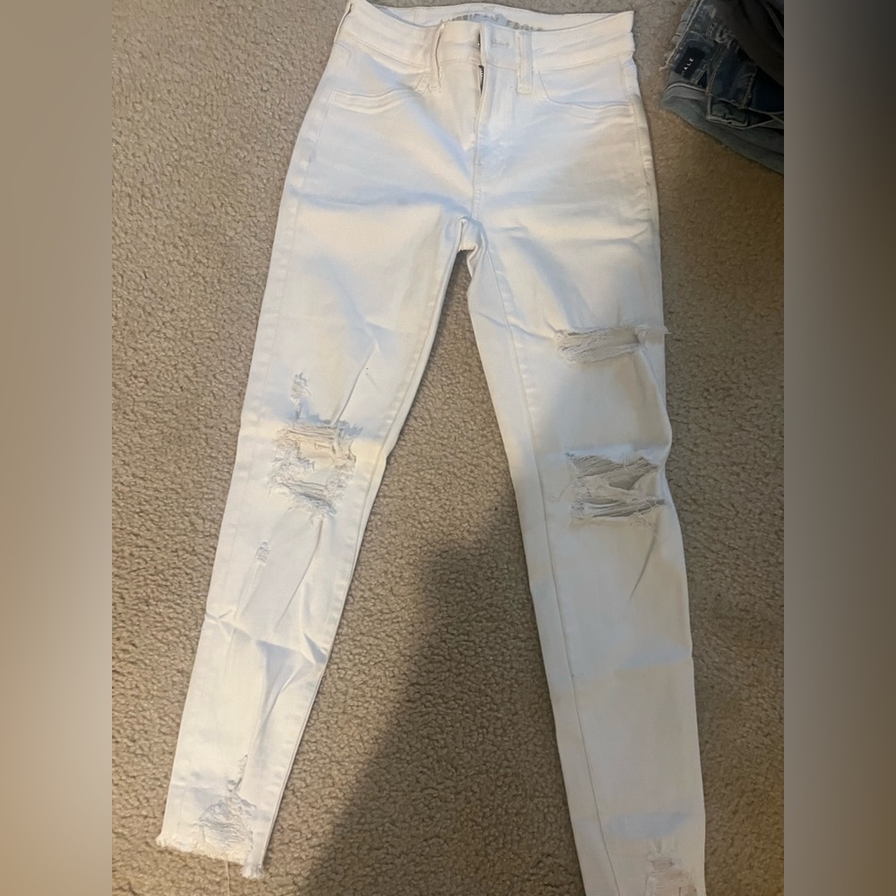 White American Eagle skinny jeans!